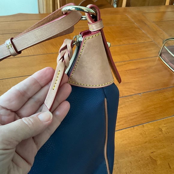 Dooney and Bourke navy and tan shoulder bag - Picture 10 of 10